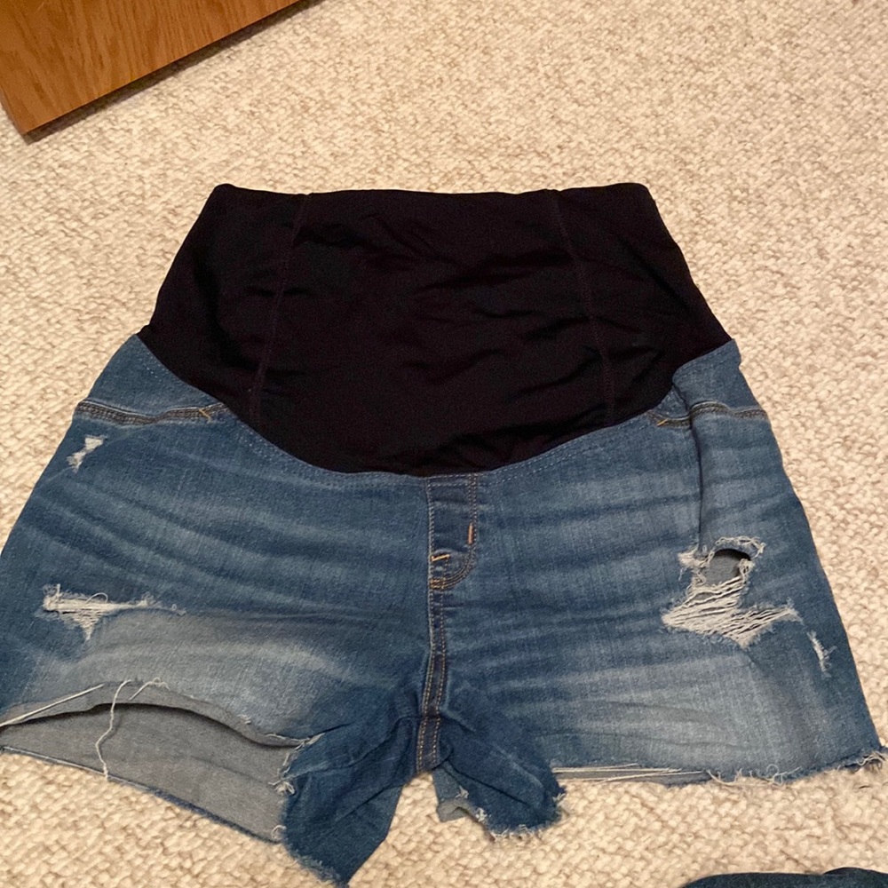 Maternity shorts